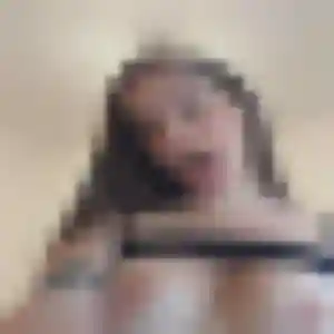 Kenza de Aimargues, 32 ans - plan cul sans prise de tête