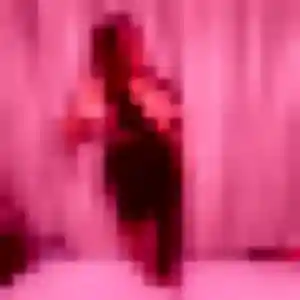 Découvre Alessandra, 25 ans à Arpajon-sur-Cère en privé