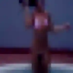 Rejoins Touria, 25 ans à Avon en privé