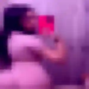 Rencontre Nelly, 25 ans à Blagnac en privé