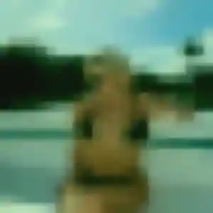 Rejoins Elena, 30 ans à Bondues en privé