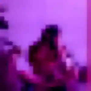 Anouk, 26 ans, connectée à Buc pour une rencontre coquine