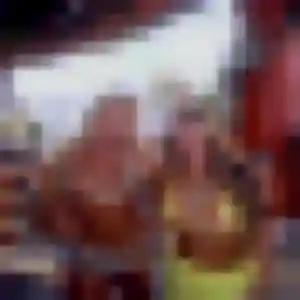 Deborah (20 ans) à Cessy attend une rencontre ce soir