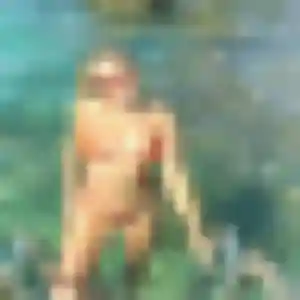 Contacte Flore, 21 ans à Champs-sur-Marne gratuitement