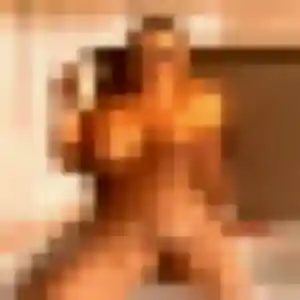 Corinne, fille de 22 ans cherche plan cul à Chinon