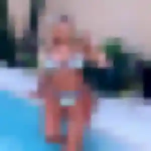 Charmante Nelly, 26 ans à Cranves-Sales - la contacter