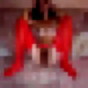 Thais, 25 ans, connectée à Cuges-les-Pins pour un plan cul