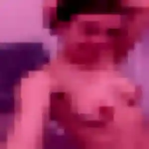 Contacte Aurelie, 25 ans à Dinard gratuitement