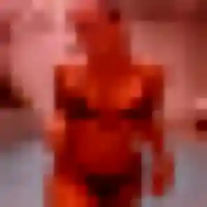 Leonore (25 ans) à Fontaine-lès-Dijon attend une rencontre ce soir