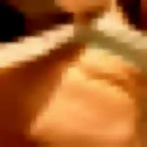 Photo de Nina à Fougères (29 ans) - plan cul discret