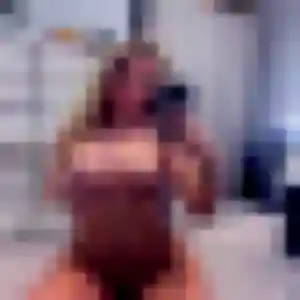 Anne-Charlotte, femme de 42 ans propose plan cul à Grézieu-la-Varenne