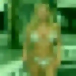 Kenza, 20 ans, connectée à Guer pour un plan cul