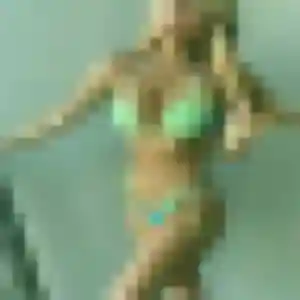 Oriane, 31 ans, en ligne à Guilers pour une rencontre coquine