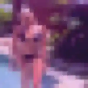 Rosalie, 35 ans, connectée à Issy-les-Moulineaux pour un plan cul