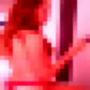 Honorine, 23 ans, connectée à Landivisiau pour un plan cul