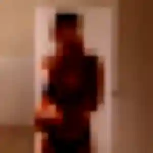 Lilou, 24 ans, en ligne à Le Puy-Sainte-Réparade pour une rencontre coquine