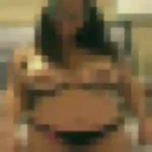 Oriane, fille de 33 ans veut plan cul à Les Achards