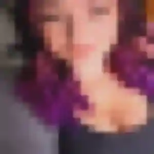 Contacte Delphine, 21 ans à Longpont-sur-Orge en privé