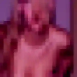 Kelly, 19 ans, connectée à Longpont-sur-Orge pour une rencontre coquine