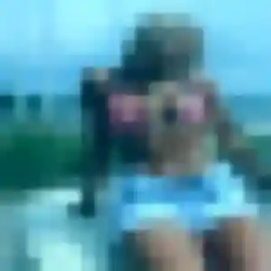 Ninon, 19 ans, connectée à Loudun pour un plan cul