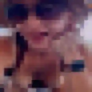 Louise, 26 ans, en ligne à Merville pour un plan cul