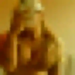 plan cul à Neuville-sur-Saône : profil de Elena, 28 ans - sans engagement