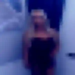 Rejoins Azalee, 27 ans à Nogent-sur-Marne en privé