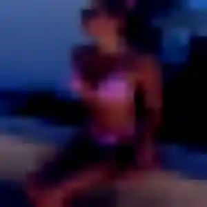 Découvre Hermine, 28 ans à Perros-Guirec gratuitement