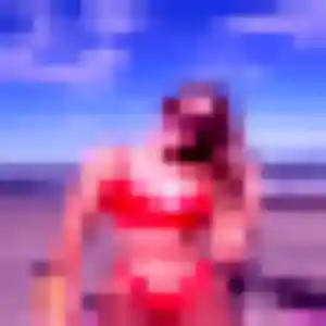 Rencontre Emeraude, 21 ans à Plescop en privé