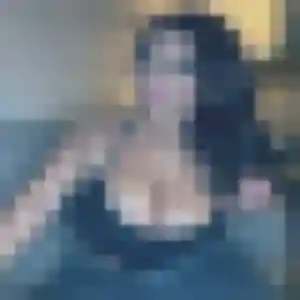 Brune, 39 ans, en ligne à Plougastel-Daoulas pour une rencontre coquine