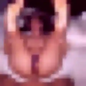 Dounia (28 ans) à Port-la-Nouvelle cherche une rencontre maintenant