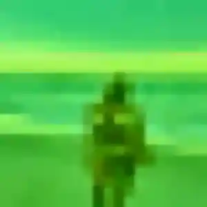 Rencontre Chloe, 36 ans à Roost-Warendin en privé