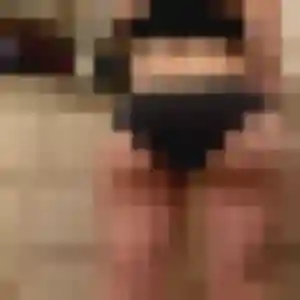 Solange (20 ans) à Saint-André attend une rencontre ce soir