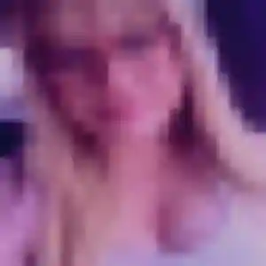 plan cul à Saint-Cyr-sur-Mer : photo de Nicole, 21 ans - sans engagement