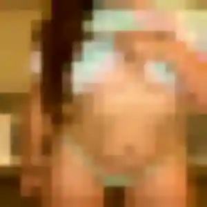 Profil de Debora à Saint-Genest-Lerpt (20 ans) - plan cul discret