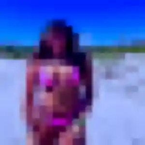 Fanny, 24 ans, connectée à Saint-Loubès pour un plan cul