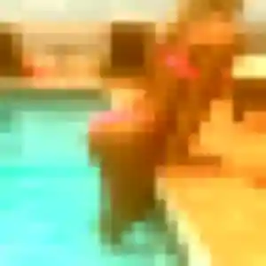 Rejoins Renee, 23 ans à Saint-Mandrier-sur-Mer en t'inscrivant