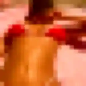 Blandine, 33 ans, connectée à Saint-Paul-Trois-Châteaux pour une rencontre coquine