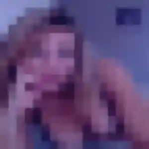 Louisa de Saint-Symphorien-d'Ozon, 27 ans - plan cul discret