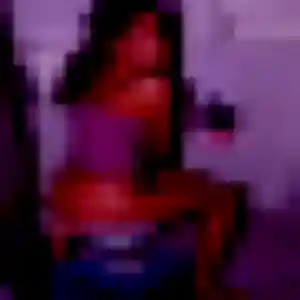 Orane, fille de 23 ans veut plan cul à Saint-Vallier