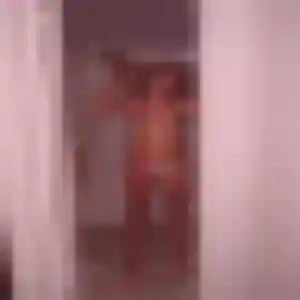 Hajar, 22 ans, en ligne à Saint-Xandre pour un plan cul