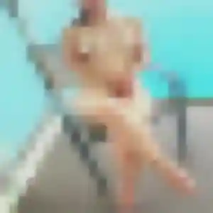 Anouk, 19 ans, en ligne à Sarlat-la-Canéda pour un plan cul