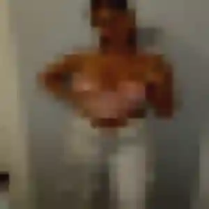 Photo exclusive de Faustine, 22 ans à Tsingoni - rencontre sans lendemain