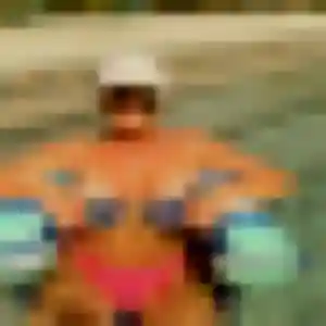 Charmante Laura, 31 ans à Villers-Cotterêts - voir sa photo