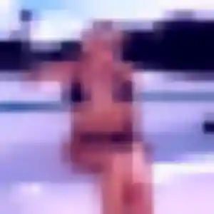 Jihane, 23 ans, connectée à Vitry-sur-Seine pour une rencontre coquine