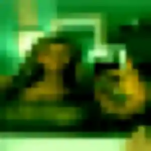 Virginie, 19 ans, connectée à Yzeure pour un plan cul